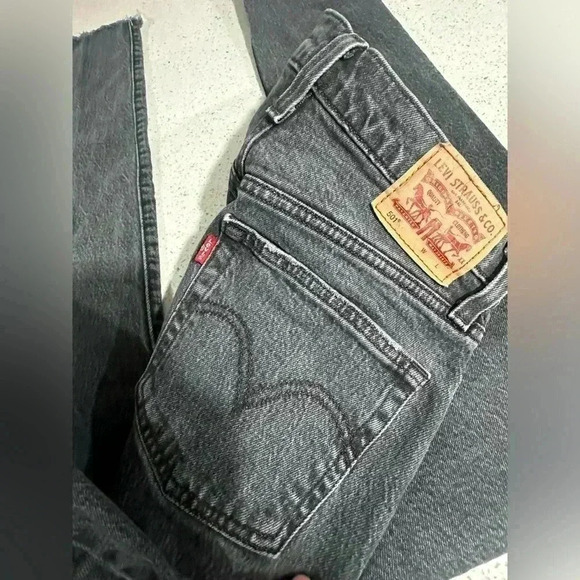 Levi's Women's Skinny Jeans - Dark Gray - Picture 5 of 7
